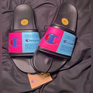 WOMENS CHAMPION SLIDES SIZE 8